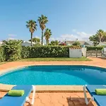Sullastres فيلة